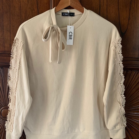 NWT•CBR•Lace Cutout Tied Detail Top-Small - Picture 4 of 12